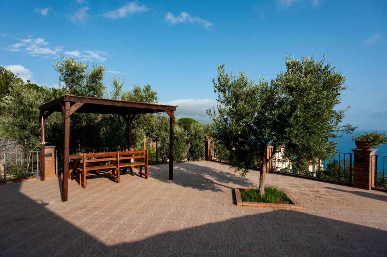 Azienda Agrituristica Le Terre Di San Leonardo Cetraro Buitenkant foto